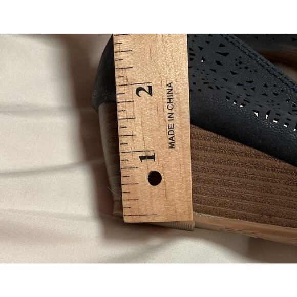 NICOLE Shoes Size 8W “Vicky” Blue Suede Stacked Wedge Heel Eyelet Peep toe - Picture 9 of 12